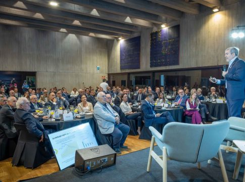 Clavijo llama a empresarios y sindicatos a sellar un “gran Acuerdo por la Productividad” en Canarias
