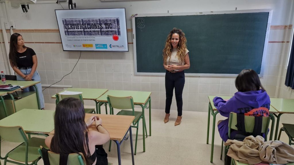 El Cabildo ofrece una formación para certificarse en competencias digitales