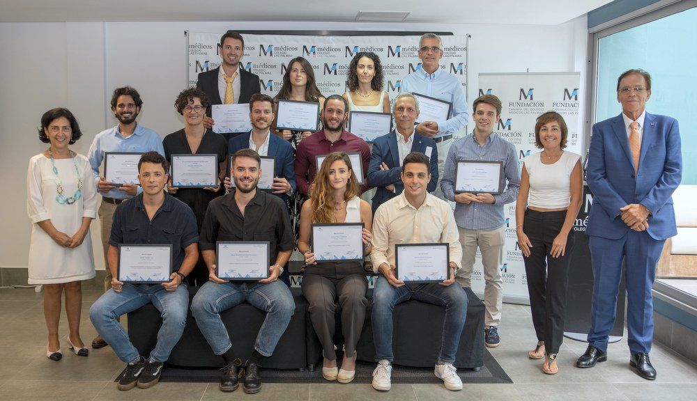 La Fundación del Colegio de Médicos de Las Palmas entrega sus Becas de Investigación y Estancia en formación 2023