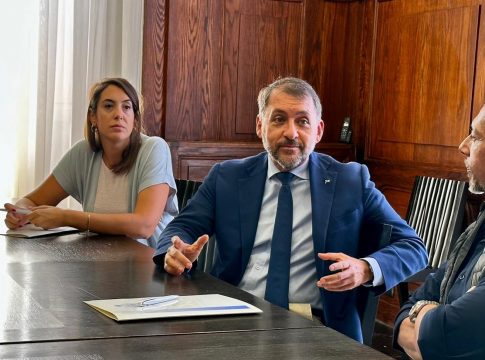 La Fundación Canaria Universo Unido y el Ayuntamiento de Santa Cruz firman un convenio para la integración social de menores en riesgo de exclusión