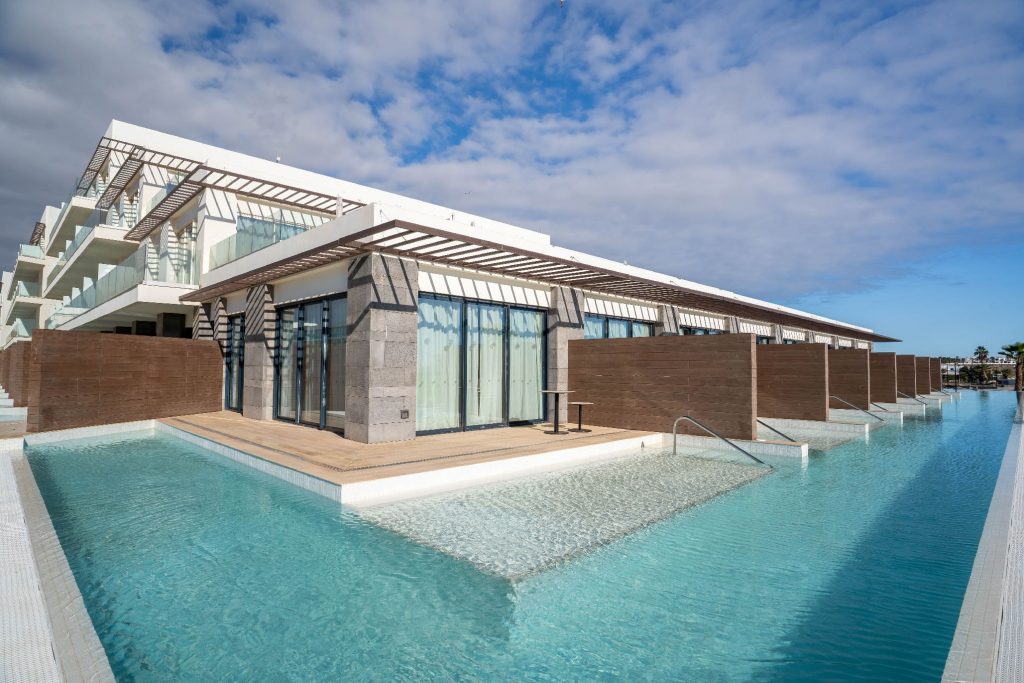 Grupo HD culmina con éxito la ejecución de su ambicioso proyecto hotelero en Lanzarote junto con un paseo comercial