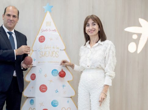 El programa de CaixaBank ‘El Árbol de los Sueños’ repartirá más de 2.000 regalos a niños en situación de vulnerabilidad en Canarias