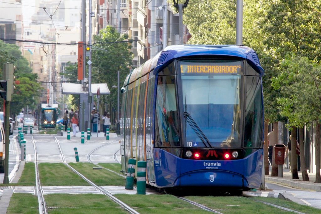 La Línea 1 del tranvía prestará servicio ininterrumpido durante Fin de Año y Año Nuevo