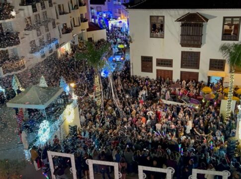Más de 5.000 personas abarrotaron Icod de los Vinos en la cabalgata de los Reyes Magos