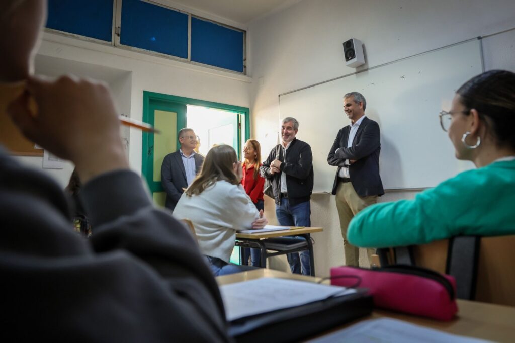 El presidente Clavijo reconoce al IES La Isleta por su proyecto para favorecer la integración de jóvenes migrantes