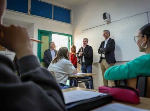 El presidente Clavijo reconoce al IES La Isleta por su proyecto para favorecer la integración de jóvenes migrantes