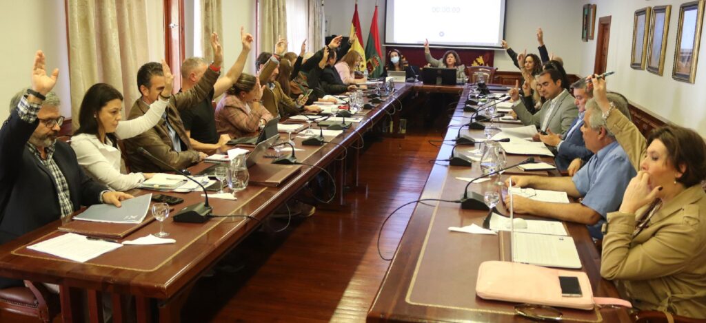 El Ayuntamiento se alinea con la Plataforma Vecinal TF-5 para exigir mejoras en el proyecto de ampliación de la autopista del norte