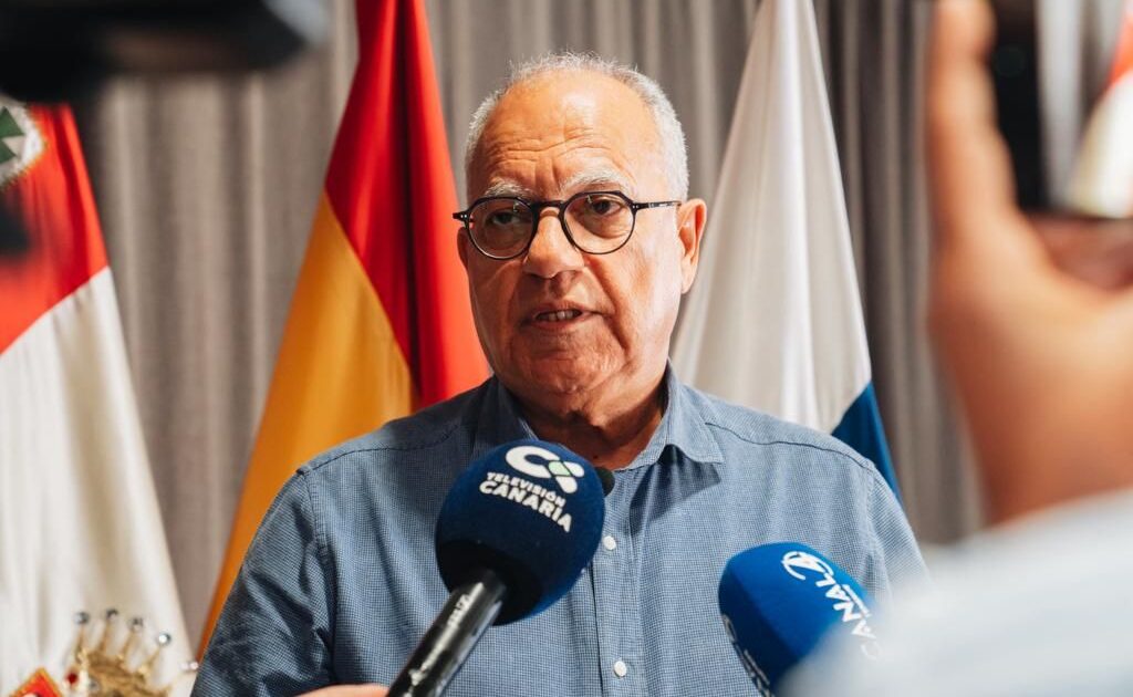 Curbelo confía en que las Cortes Generales respalden la propuesta canaria sobre menores migrantes no acompañados