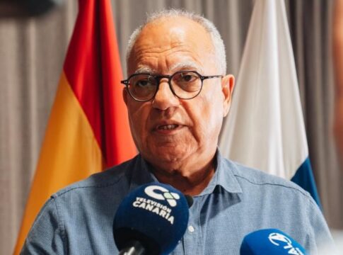 Curbelo confía en que las Cortes Generales respalden la propuesta canaria sobre menores migrantes no acompañados