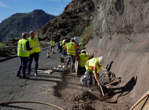 El Cabildo invierte 352.000 euros en afianzar 170 metros de taludes en la carretera entre Ayacata y Tunte