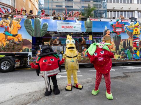 La carroza infantil de SPAR Gran Canaria celebra  ‘Los Carnavales del Mundo’