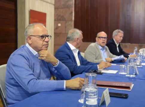 Curbelo advierte que si en materia de menores migrantes no se actúa ya, “será una catástrofe”
