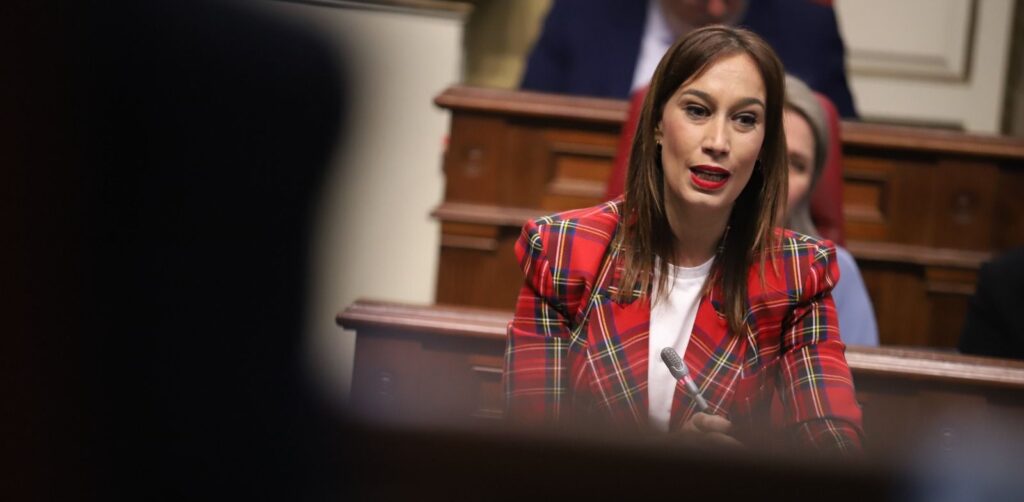 El PSOE Canarias exige al PP que aclare si las comunidades donde gobierna con Vox van a cumplir con la acogida de migrantes