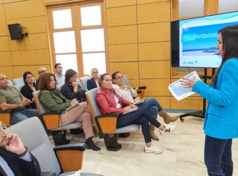El Cabildo de Fuerteventura acerca la ordenanza provisional de acampadas (OPI) a municipios y a la Asociación de Campistas