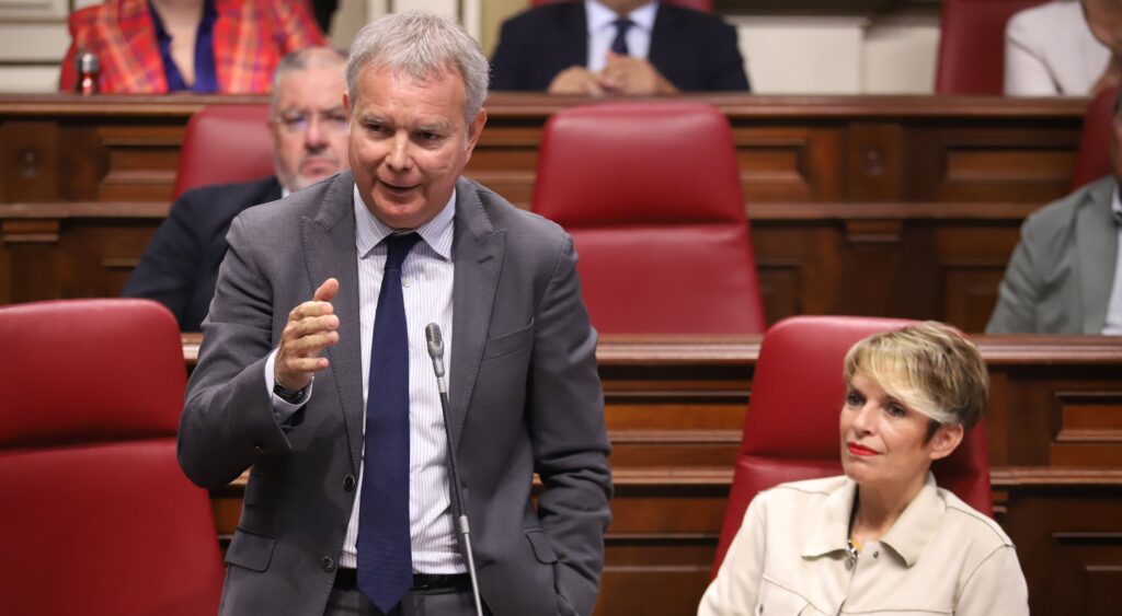 Franquis denuncia el discurso del “gran engaño electoral” de Clavijo sobre la reducción del IGIC