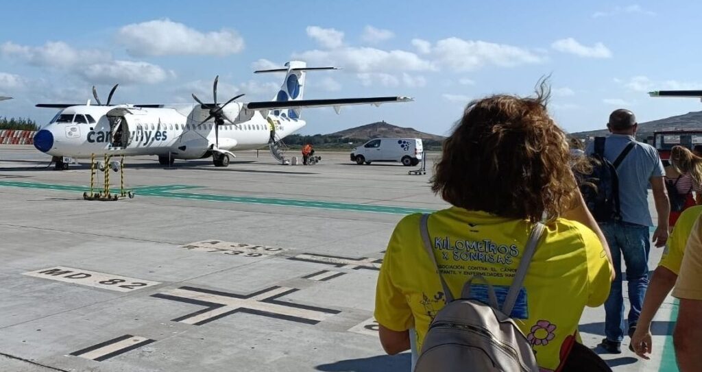 Canaryfly y 'Kilómetros por Sonrisas' unen esfuerzos para apoyar a familias canarias frente a enfermedades infantiles