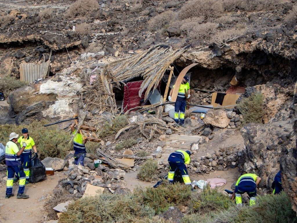 Desalojan 45 asentamientos en la costa de Granadilla de Abona