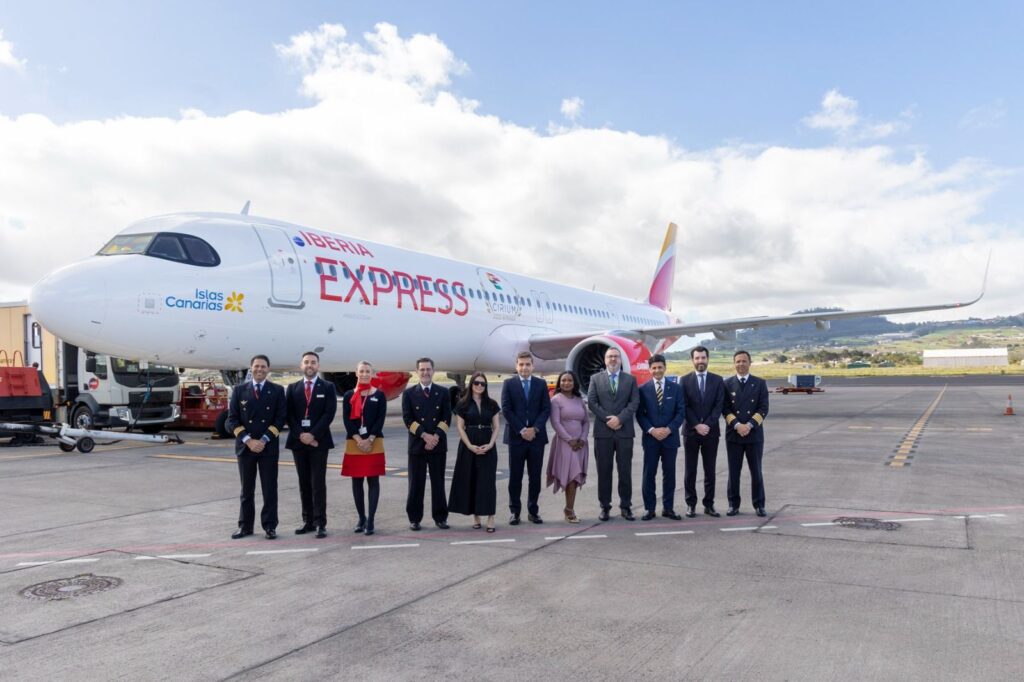 Iberia Express e Iberia reciben en Tenerife el premio que las acredita como las aerolíneas más puntuales de Europa en 2023