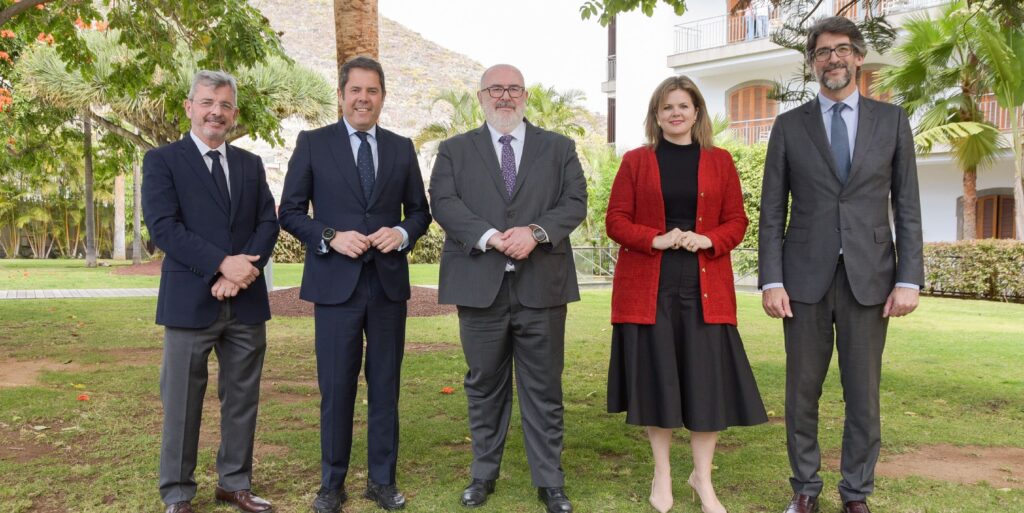 Eficiencia, seguridad jurídica y competitividad, eje de la reunión entre CEPYME y CEOE Tenerife