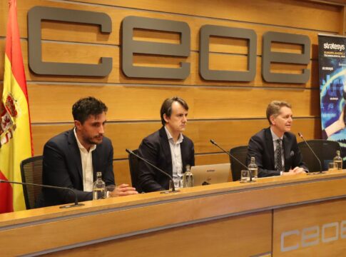 La nueva gestión del talento: CEOE y Stratesys avanzan con IA Generativa en Recursos Humanos