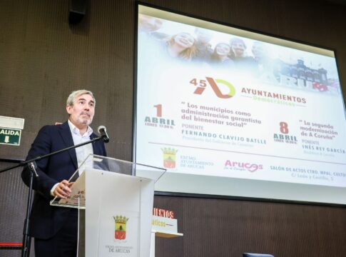 Clavijo plantea revisar las competencias y la financiación de los ayuntamientos para garantizar los servicios públicos
