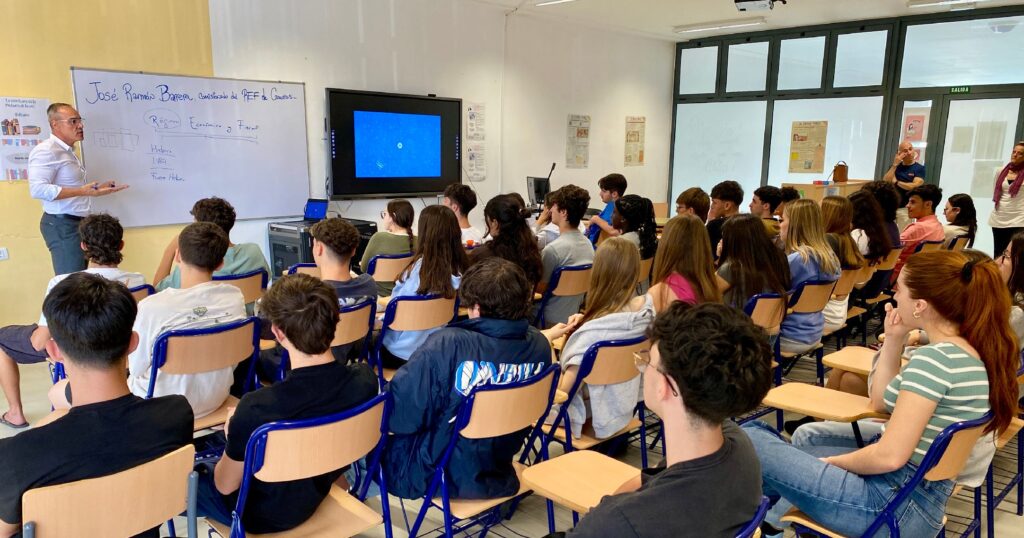 Alumnos de la ESO de Lanzarote se sumergen en el mundo REF para comprender su importancia para Canarias
