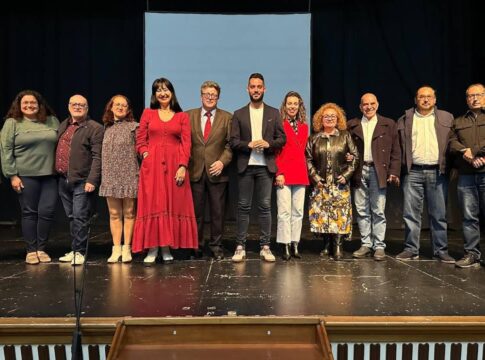 Icod de los Vinos reparte premios con olor a poleo en su festival de teatro popular