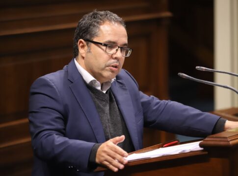 El PSOE reclama al Gobierno canario que convoque a los agentes sociales para que suban los salarios según el acuerdo estatal de negociación colectiva