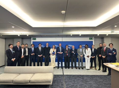 La Confederación Española de Jóvenes Empresarios presenta en Bruselas un decálogo de medidas para las elecciones Europeas