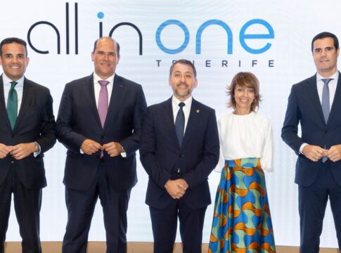 CaixaBank inaugura su centro ‘all in one’ Tenerife