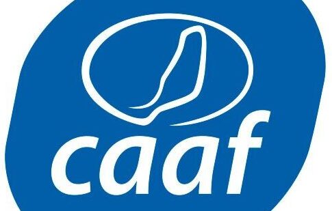 El fuerte oleaje obliga a paralizar temporalmente la planta desaladora de Gran Tarajal