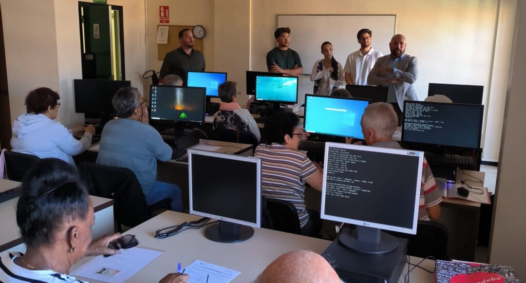 La Universidad Popular pone en marcha cursos de informática para luchar contra la brecha digital