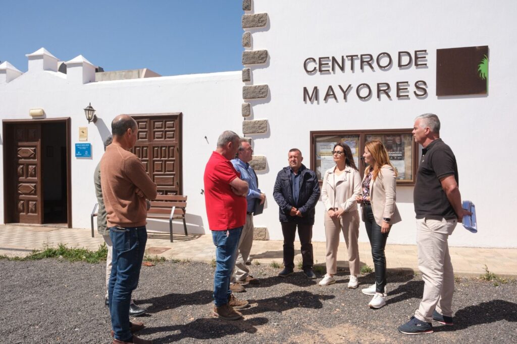 El Cabildo instala módulos fotovoltaicos en el Centro de Mayores de Antigua