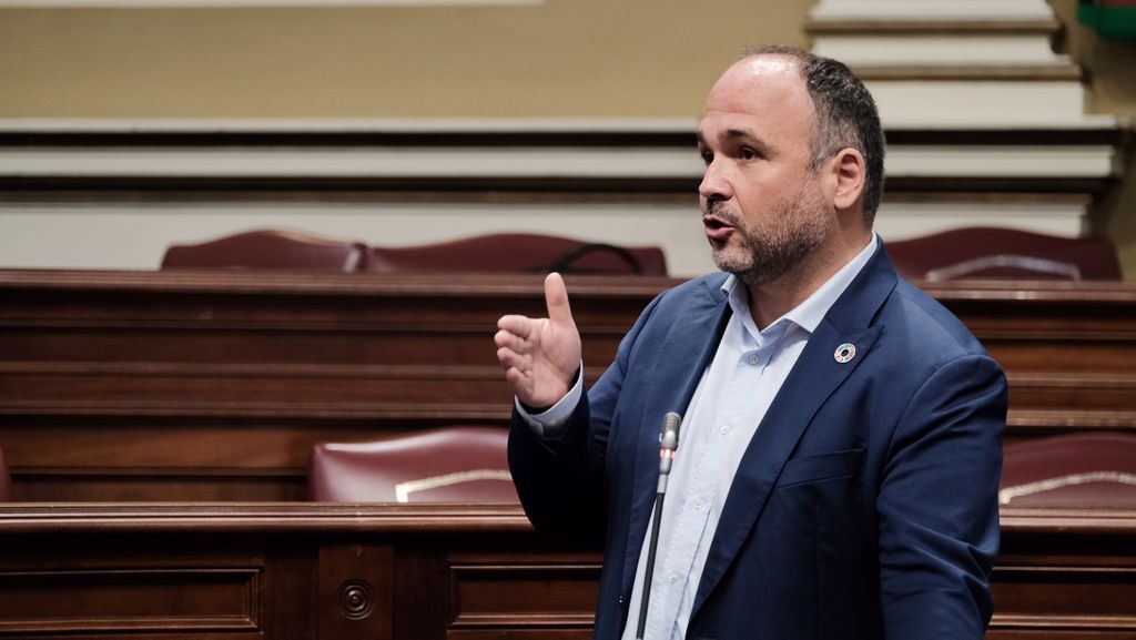 Valbuena acusa al PP de construir "un relato a base de mentiras" en la comisión de investigación del caso Koldo