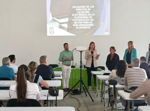 Los Realejos acogió una formación empresarial sobre licitación electrónica con el sector público