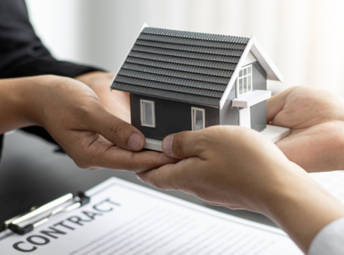 Vivienda destina cerca de tres millones de euros a ayudar a los jóvenes en la compra de su primera vivienda