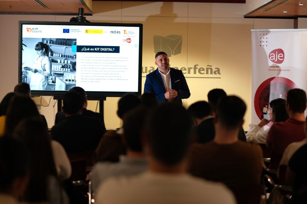 La juventud empresaria de Tenerife se reúne para conocer las novedades de Kit Digital