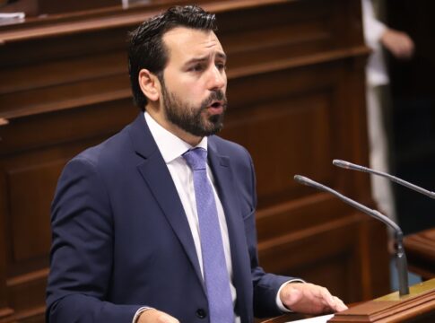 Hernández: “Estamos ante una nueva tomadura de pelo de este Gobierno, que escurre el bulto para no bonificar el combustible a Fuerteventura y Lanzarote”