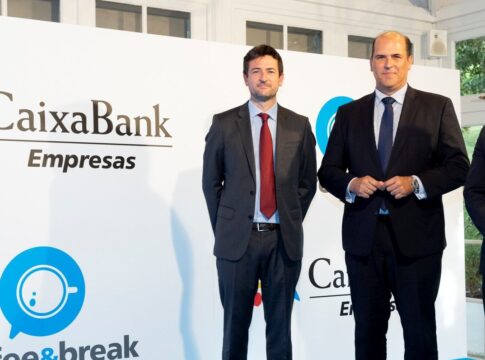 CaixaBank reúne a más de 140 empresarios de Canarias para abordar las perspectivas económicas para 2024