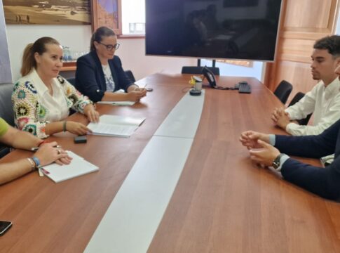 El Cabildo de Fuerteventura recibe el borrador de la Ley Canaria de Apoyo a la Juventud Empresaria