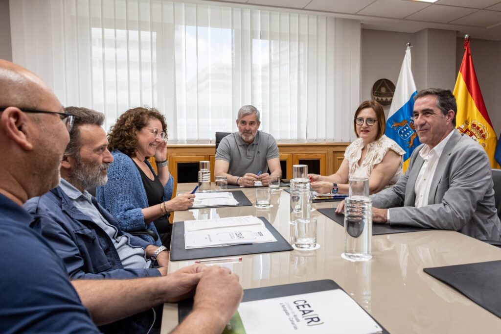 El Gobierno coincide con CEAR que la situación de los menores migrantes en Canarias es insostenible