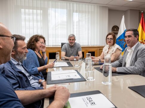 El Gobierno coincide con CEAR que la situación de los menores migrantes en Canarias es insostenible