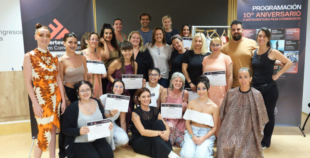Fuerteventura Film Commission forma a casi una veintena de personas en maquillaje y peluquería para reportajes fotográficos