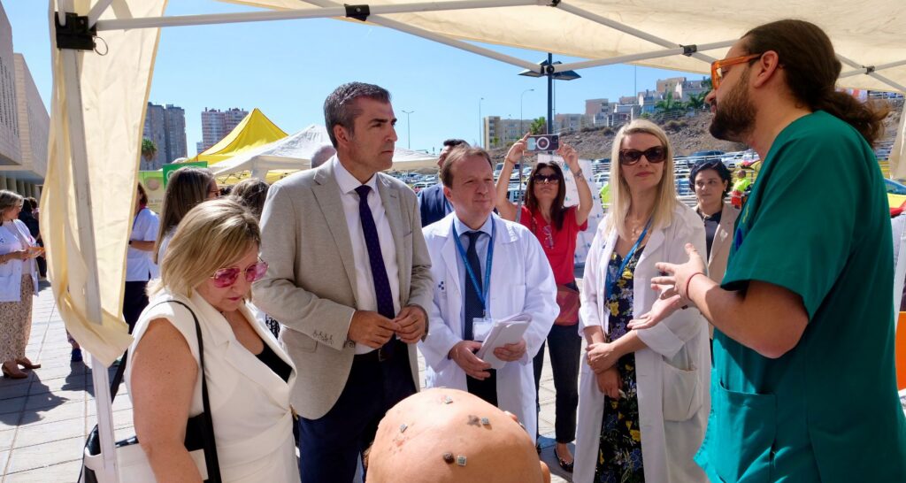 Manuel Domínguez pone en valor la enorme labor que realiza el Hospital Doctor Negrín en su vigésimo quinto aniversario