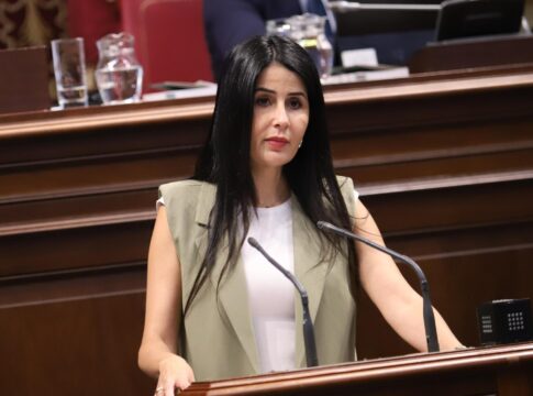 ASG exige adaptar a las singularidades de La Gomera el sistema de tarjetas monedero para familias vulnerables