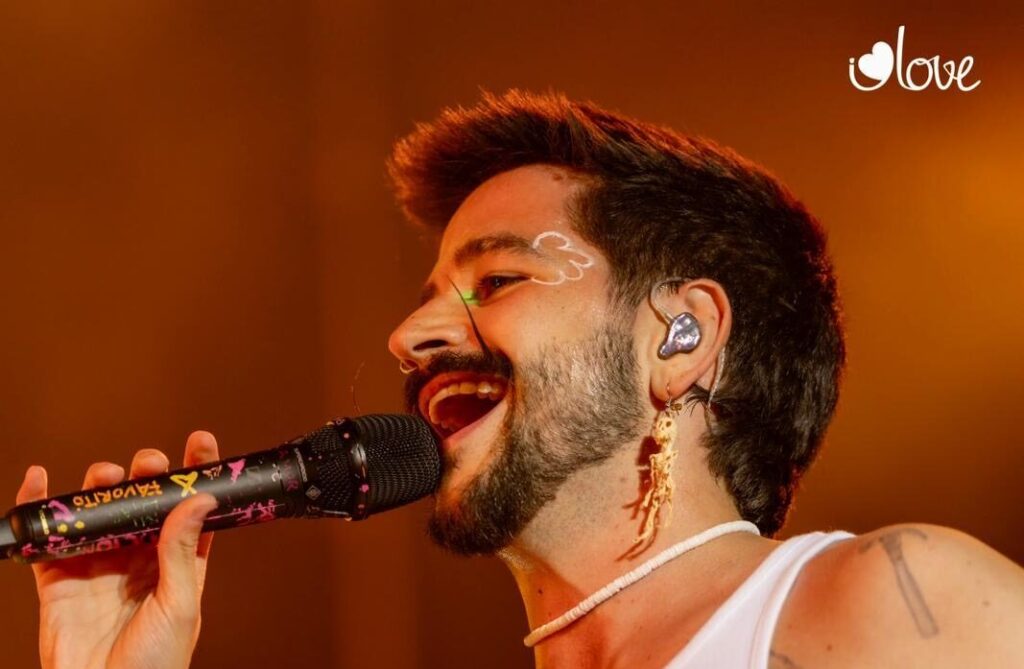 Camilo convierte a Tenerife en el “lugar feliz” de las más de 15.000 personas que no quisieron perderse su primer concierto en la Isla