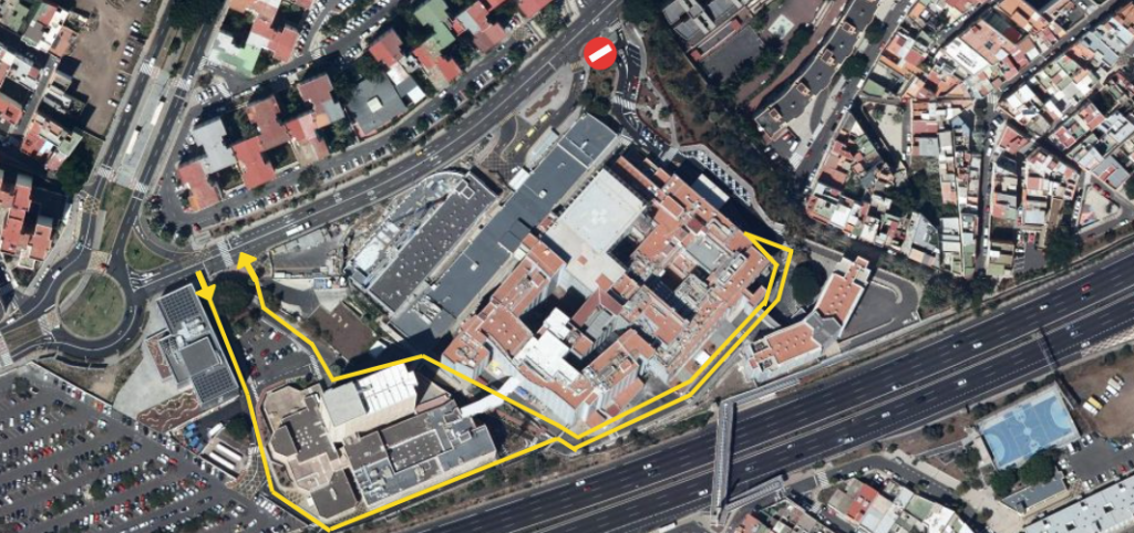 El Hospital La Candelaria modifica hoy su acceso al centro por el traslado de equipamiento médico