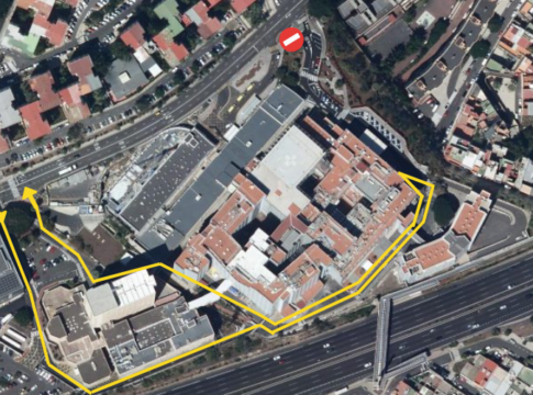 El Hospital La Candelaria modifica hoy su acceso al centro por el traslado de equipamiento médico