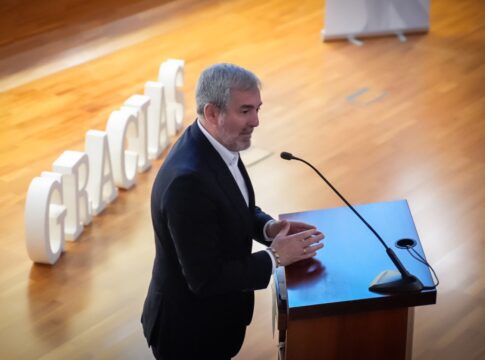 El Hospital Doctor Negrín celebra 25 años de historia en los que ha realizado 295.000 intervenciones quirúrgicas