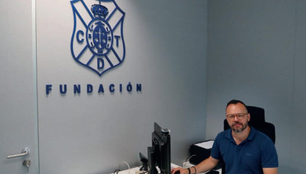 Artamy Rodríguez: “La sociedad canaria y tinerfeña vinculan el escudo del Club Deportivo Tenerife a través de su fundación ya que realiza una amplia labor social, formativa, solidaria y cultural”